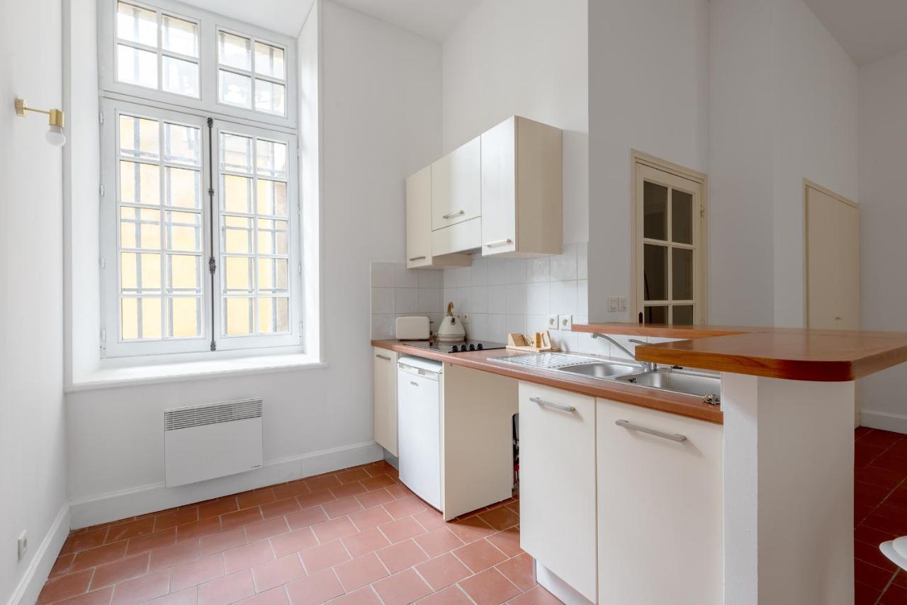 Superbe Appartement Avec Cour Dans La Bastide カルカソンヌ エクステリア 写真